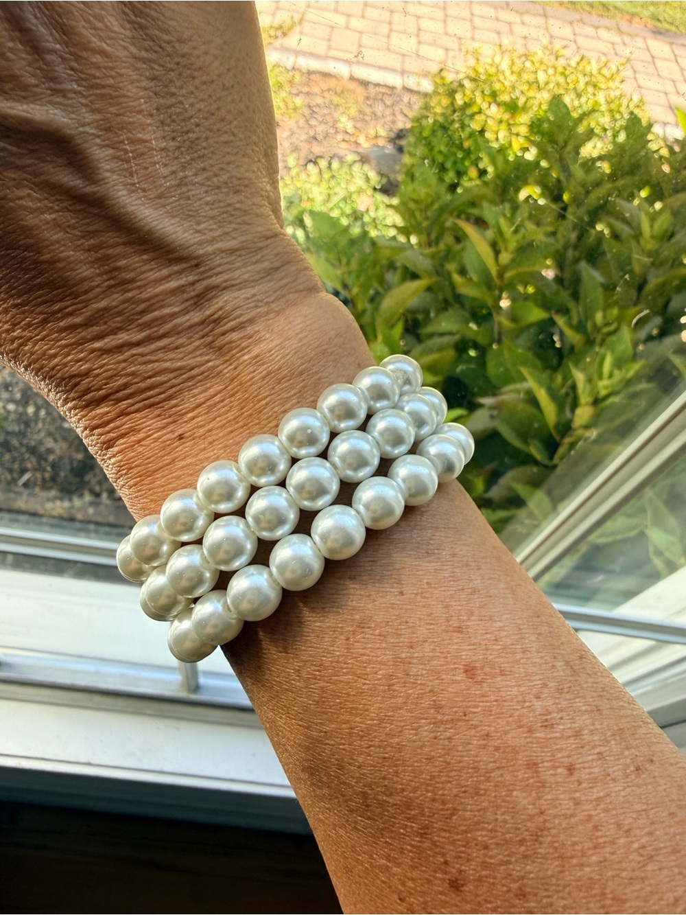 Classic White Pearl Stretch Bracelet - Elegant Women’s Jewelry